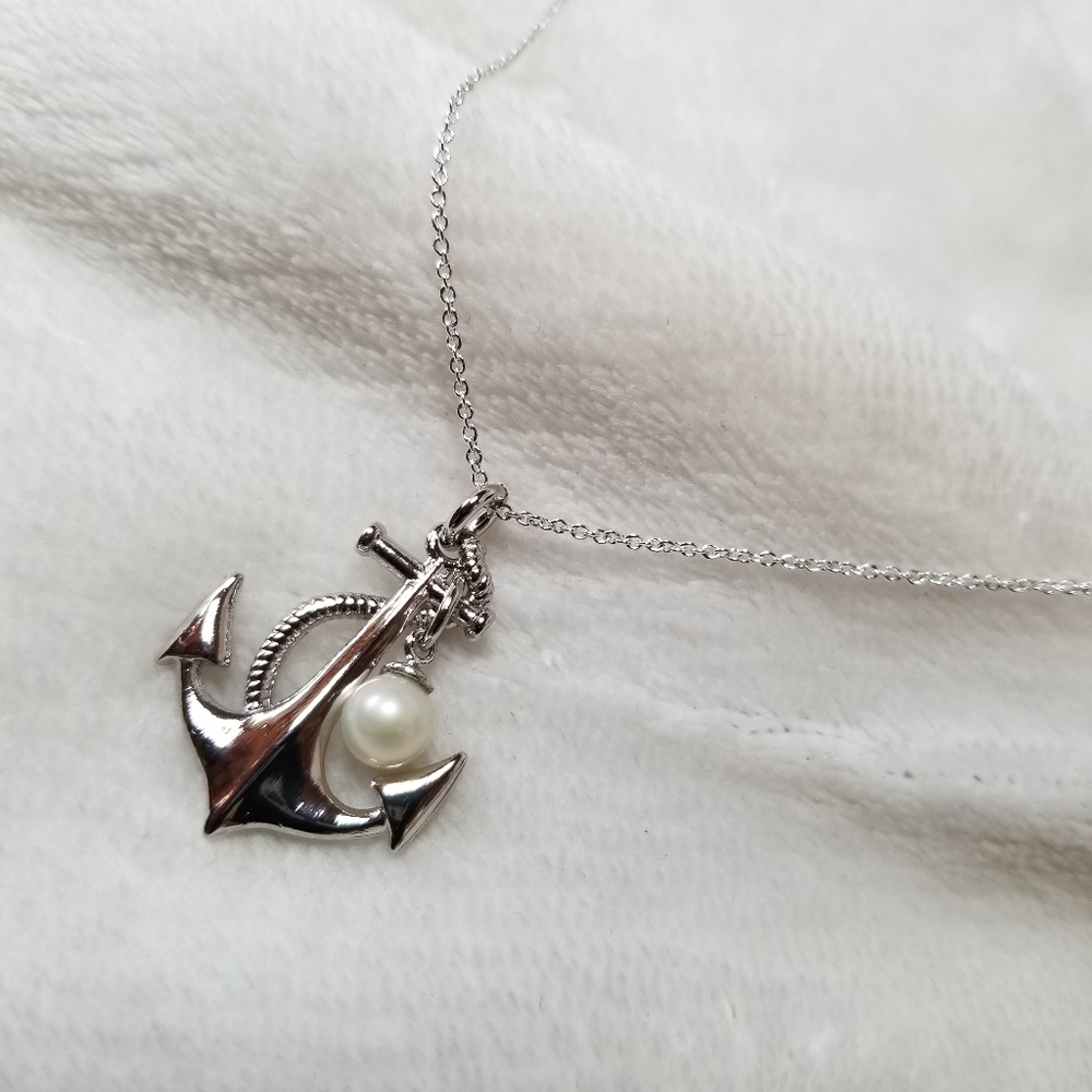 Vantel Pearls Silver Nautical Anchor Necklace with 6.5mm white fresh water Pearl